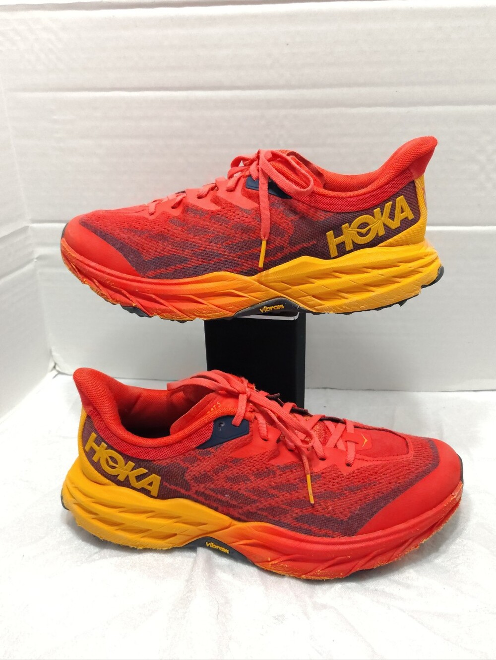 Hoka One One Speedgoat 5, Men # 10 - 2E Running Shoes